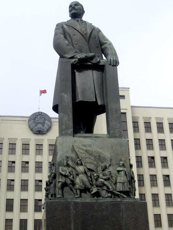 Vladimir Lenin Monument on Independence Square in Minsk (Belarus), November 2009 | Photo by Randy Gener