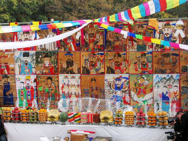 Altar of a Korean shaman for a private ritual gut held on Yangtze Island | Photo by Randy Gener
