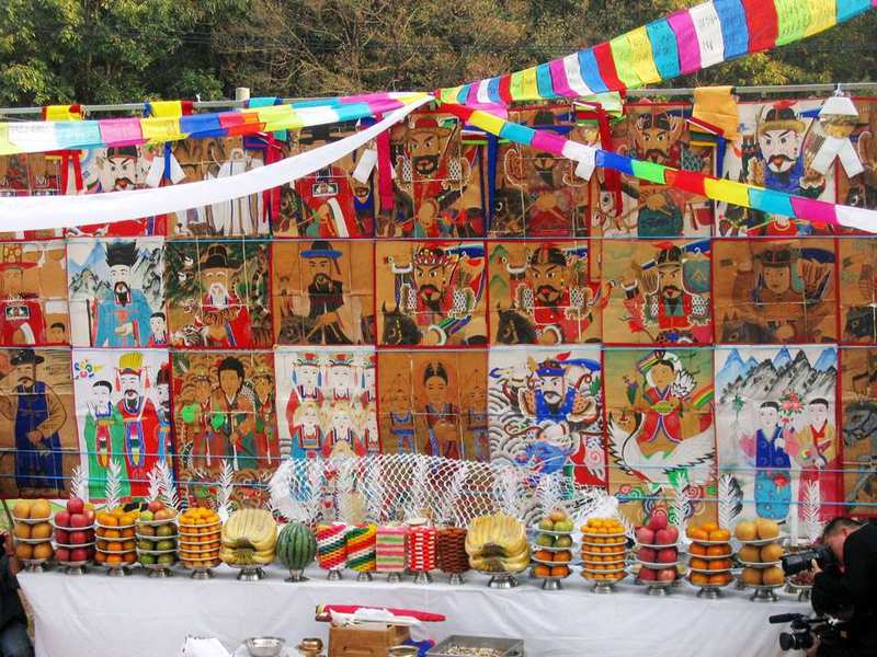GPS | Korea:  Altar of a shaman for a ritual ceremony held on an island