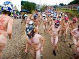 NAKED DIPLOMACY | 450 naked runners race as part of Free Pussy Riot campaign