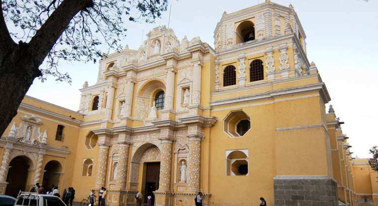Field trip to the historic Iglesia de San Francisco cathedral in Guatemala | Photos by Harlin Hanson